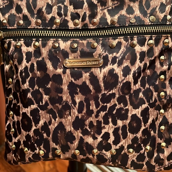 NWOT Victoria’s Secret Leopard Print Bag & Wallet Set - Picture 9 of 15